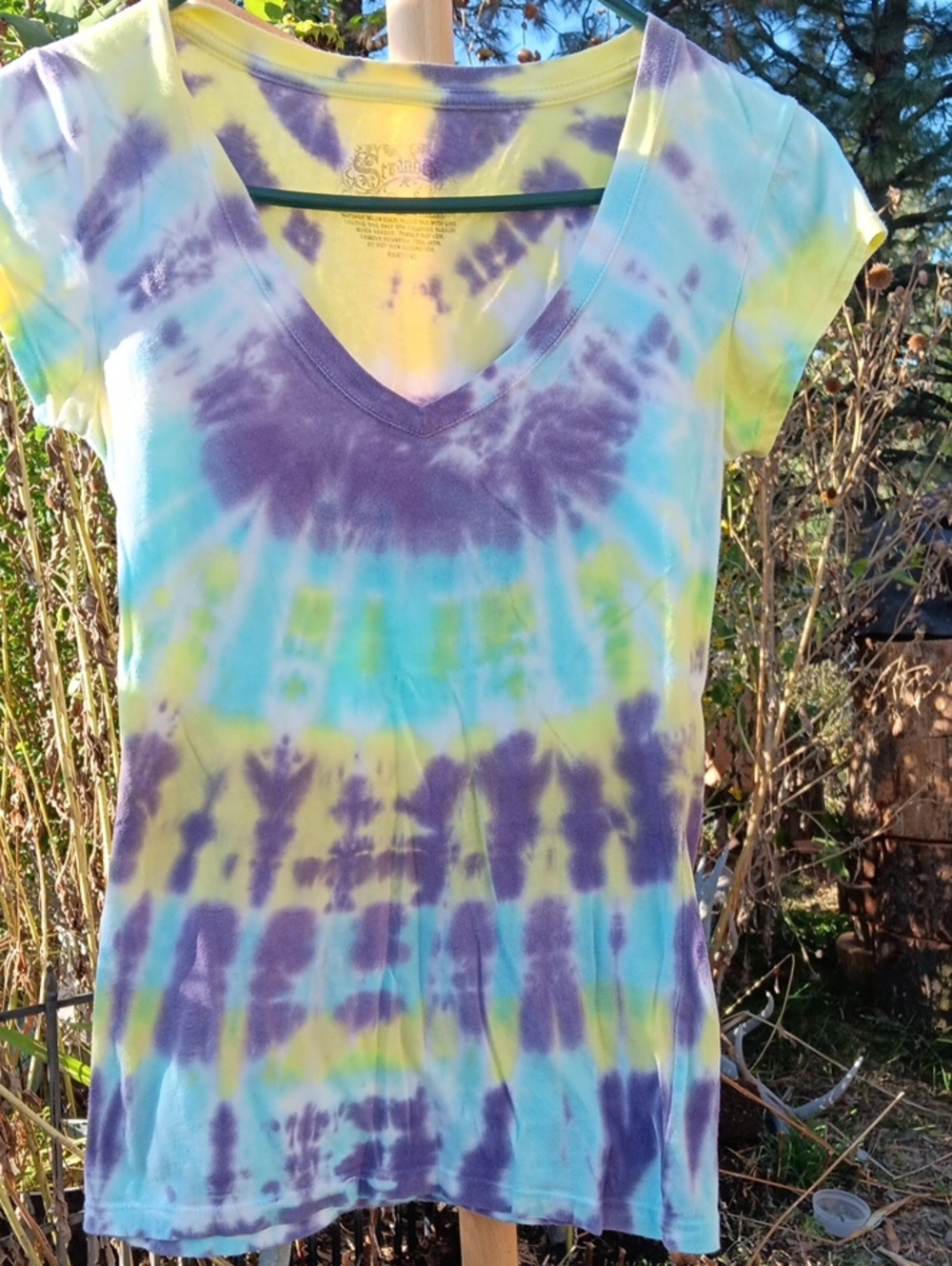 Stranded Tie-Dye V-Neck Tee in Purple, Blue & Yellow